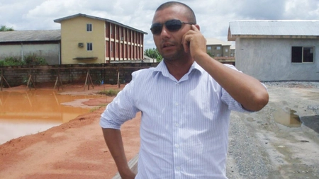 El este ieșeanul care este păzit 24 de ore din 24 de șase gărzi de corp înarmate cu mitraliere. Ce meserie are și cum a ajuns să fie unul dintre cei mai importanți lideri? - FOTO