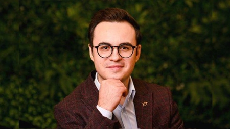 El este profesorul erou din Iași! A predat într-un loc îndepărtat la țară și a ajuns într-o ipostază pe care toți o vor admira - FOTO