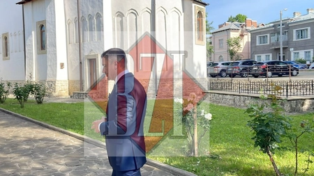 După ce au votat, Mihai Chirica și Costel Alexe au mers la biserică să se roage - Foto