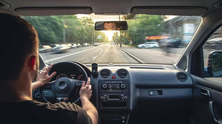 O nouă amendă pentru șoferi! Iată ce sancțiuni se aplică pentru posesorii auto care fac asta