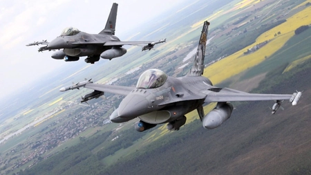 Olanda permite Kievului să folosească avioanele F-16 în atacuri asupra ţintelor militare în Rusia