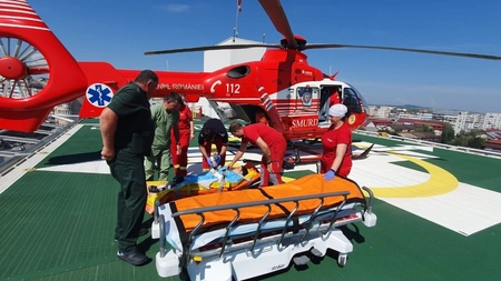 Un medic din cadrul SAJ Suceava, care se afla la un curs de perfecționare la Târgu Mureș, a suferit un AVC! Pacienta a fost transportată la Suceava pentru efectuarea unei trombectomii endovasculare