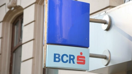 Schimbare neașteptată pentru clienții BCR. Sunt vizați banii din contul românilor