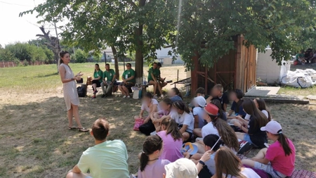 Poliţiştii Biroului Siguranţă Şcolară în colaborare cu Arhiepiscopia Iaşilor au desfăşurat activităţi în cadrul proiectului „Împreună pentru o vacanţă în siguranţă!”