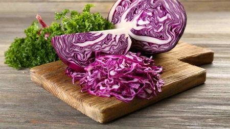 Beneficiile consumului de varză roșie pentru sănătatea ta. Nu te ajută doar să slăbești!
