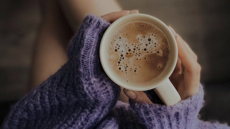 Cafeină sau cofeină? Care este forma corectă