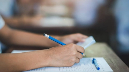 Astăzi, vor fi publicate rezultatele inițiale de la examenul de Definitivat 2024. La nivelul județului Iași, au participat la proba scrisă peste 400 de candidați