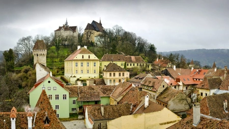 A intrat în vigoare legea care vizează casele și blocurile vechi din România! Ce se va întâmpla cu aceste clădiri