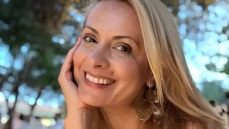 Simona Gherghe, surprinsă în costum de baie. Vedeta se află în Grecia cu soțul și copiii