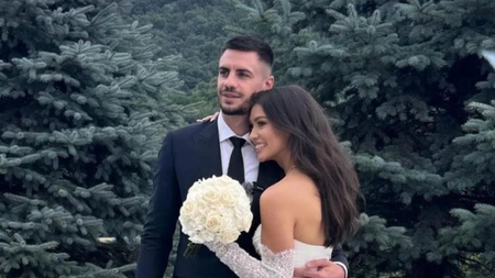 Stâlpul apărării echipei naționale s-a căsătorit! Cine este și cu ce se ocupă superba lui soție - FOTO