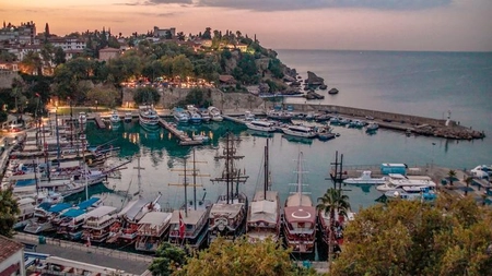 Vacanță de coșmar a unor români în Antalya: „Ăștia sunt dobitoci și nesimțiți!“