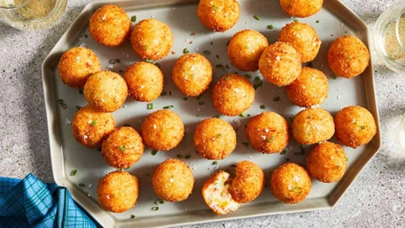 Bulete de cartofi, o rețetă cu doar 4 ingrediente!