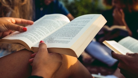 Un nou roman care captivează lumea literaturii contemporane - Cartea ASAP de Axie Oh