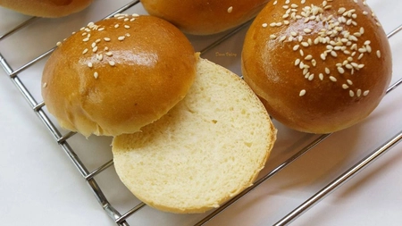 Cum se fac cele mai bune chifle pentru burger. Nu mai este nevoie să le cumperi