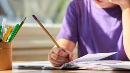 Informații utile pentru părinți! Iată ce trebuie să faceți dacă vreți să vă înscrieți copilul care a studiat în străinătate la o școală din România