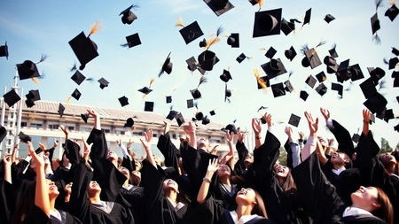 O facultate importantă din România a renunțat la lucrarea de licență. Ce trebuie să facă studenții pentru a finaliza studiile universitare