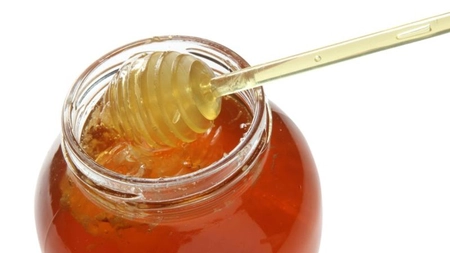 Ce este mierea de mană. Unul dintre remediile naturale pentru durerea de gât și tuse