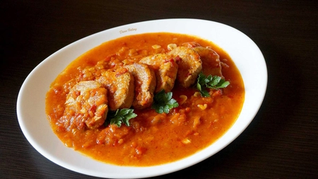 Cea mai gustoasă rețetă de mușchi de porc la cuptor cu sos și vin alb. Un preparat culinar perfect pentru o cină în familie