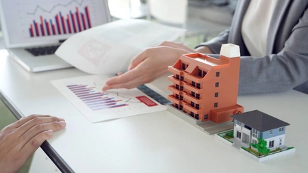 Piața imobiliară se află la un pas de criză. Iată care este motivul