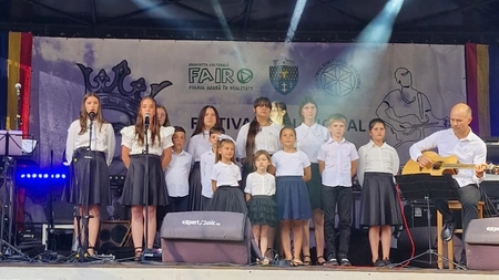 Prezența Cenaclului literar „Vânare de gând” la Festivalul Național de Muzică Folk „Ridică-te, Ștefane!” Putna 2024