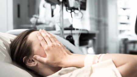 Cele 6 simptome comune ale cancerului de colon la tineri. A devenit principala cauză de mortalitate în ultimii ani