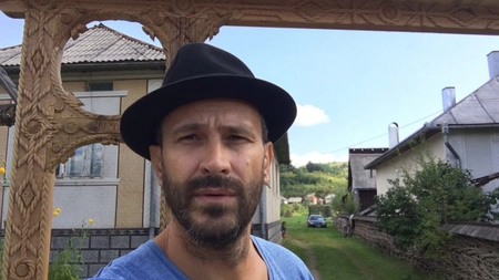 Ce casă extraordinară are în Maramureș Nicolai Tand. E un fost grajd scos la închiriat de concurentul Asia Express