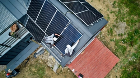 În câteva zile începe o nouă sesiune a programului Casa Verde Fotovoltaice. Pe ce dată se pot înscrie persoanele fizice și de ce documente au nevoie