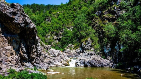 Cascada Ciucaș, o minune a naturii! Spa-ul natural din mijlocul pădurii!