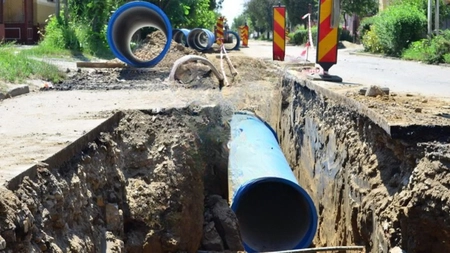 Primăria Holboca cheltuie peste 2.300.000 de euro pentru extinderea rețelei de canalizare! Firmele interesate de contract pot depune ofertele până în luna octombrie
