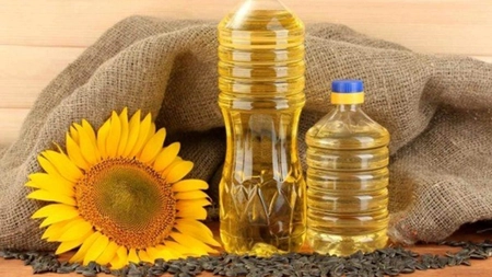 Prețul uleiului crește din cauza producției scăzute. Fermierii ieșeni sunt disperați: „Cunosc colegi care abia au scos 500 de kilograme de floarea-soarelui”