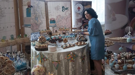 Tânăra din Iași care prepară prăjituri după rețete vechi de peste 30 de ani. Aurica Pănică: „Totul se realizează manual, exact ca pe vremuri”