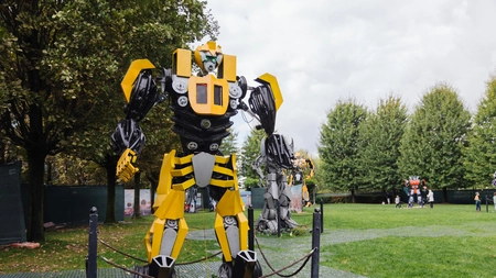 GALERIE FOTO: Sute de clujeni au vizitat expoziția „Transform Robots Alive”. Roboții animatronici gigant te așteaptă în Iulius Parc, până pe 11 noiembrie!