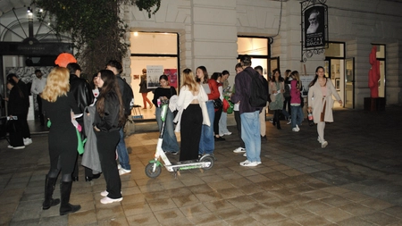 Străzile Iașului au fost pline în weekend-ul ce a trecut! „Noaptea Albă a Galeriilor”, ediția 2024, a adus arta contemporană în prim plan în oraș 