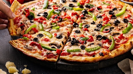 Cum se prepară o pizza vegetariană? O rețetă simplă și extrem de gustoasă!