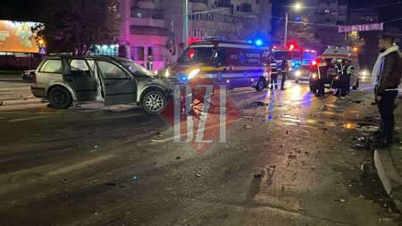 Accident rutier grav în municipiul Iași! Două mașini au fost distruse în urma impactului. Au fost înregistrate mai multe victime - EXCLUSIV/LIVE VIDEO, UPDATE