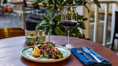 Poți să fii amendat dacă nu mănânci tot din farfurie la restaurant