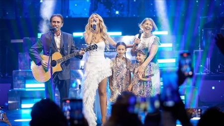Detalii de la marea împăcare dintre Andreea Bălan și tatăl ei. Victor Cornea s-a întâlnit în sfârșit cu „socrul” său