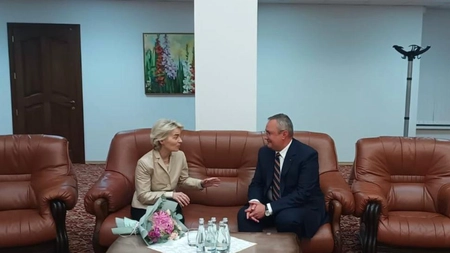 Ciucă a avut o întâlnire „neprevăzută” cu Ursula von der Leyen pe aeroportul din Chișinău