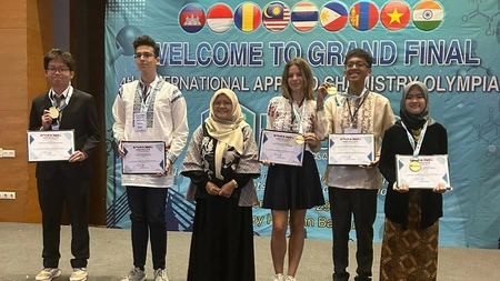 Un elev din Iași a obținut o medalie de aur la Olimpiada Internațională de Chimie Aplicată din Indonezia: „Mă bucur și sunt mândru de rezultatul obținut”