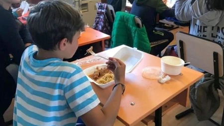 Încă peste 500 de elevi ieșeni vor beneficia de programul „Masa sănătoasă” până la finalul acestui an