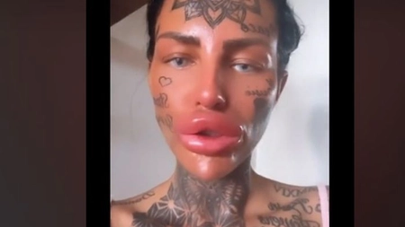 O femeie șochează internetul prin tatuajele faciale! „Arată demonic!”