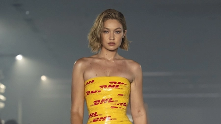 Cum arată luxul în viziunea creatorilor de modă. Gigi Hadid 