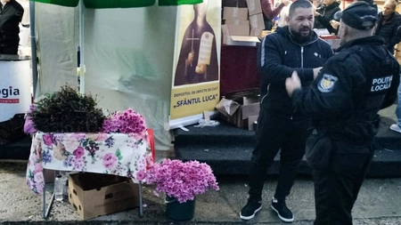 Comercianții ambulanți din alte județe profită de pe urma pelerinilor. Polițiștii ieșeni i-au luat în vizor