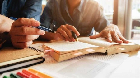 Peste 11.000 de profesori au luat bani din meditaţii! La Fisc s-au declarat 169 de milioane de lei în 2023