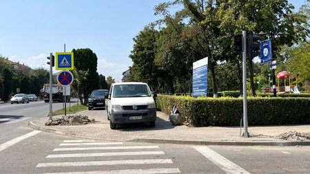 Semafoarele de la Podu Iloaiei au fost puse în funcțiune! Șoferii nu vor mai sta zeci de minute în traficul aglomerat din zonă