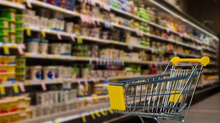 Un important supermarket din țară face angajări! Se dau salarii de 7.300 de lei, tichete de masă și bonusuri