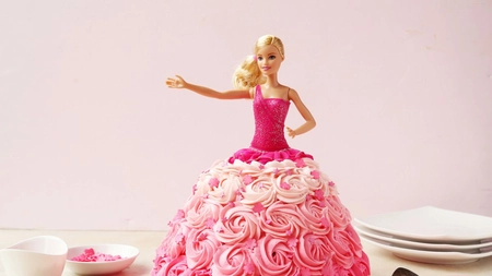 Cum să faci un tort Barbie. Un desert gustos și de poveste