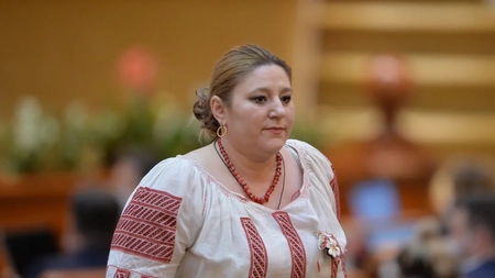 Mai mulți parlamentari au plecat din partidul S.O.S. România. Diana Șoșoacă: „Trădătorii au fost cumpărați de PSD și PNL cu 300.000 de euro”