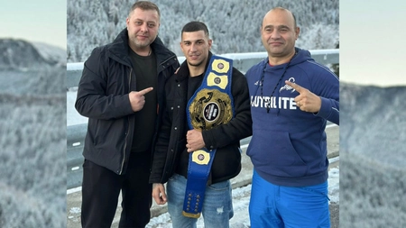 Luptătorul Marius Leahu a adus centura la 70 de kg MMA la Iași. Sportivul va pleca în Irlanda pentru a se antrena la sala lui Conor McGregor