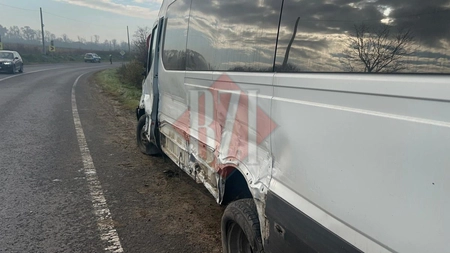Plan Roșu de intervenție în Ciortești. Accident între un autoturism și un microbuz școlar: 16 persoane implicate, dintre care 14 copii - UPDATE